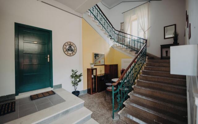Apartments and Rooms Villa Rossella 2