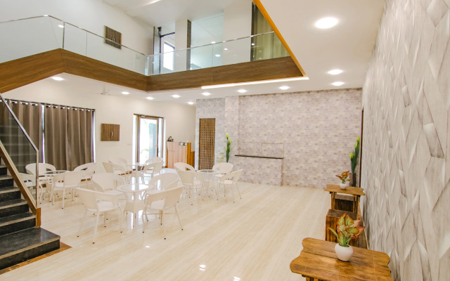 FabHotel Sky Lark Farm