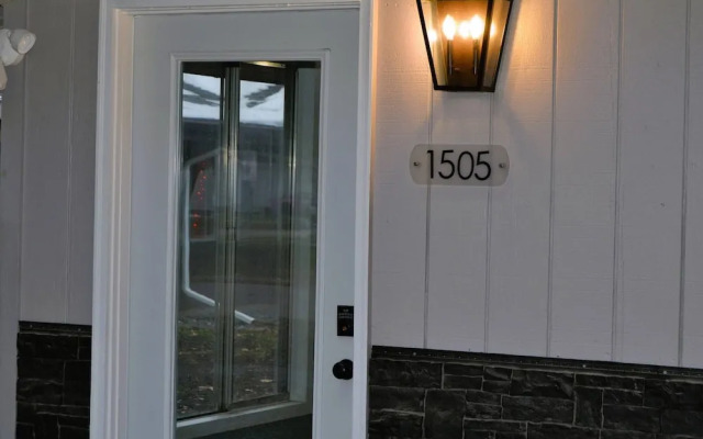 Gather Here 9br, 5BA Group