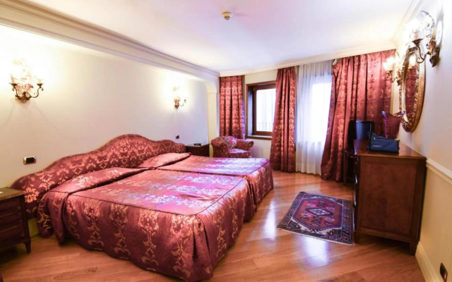 Torre dell'Orologio Suites