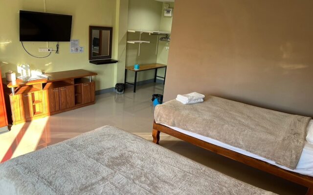 V Tharm Hotel
