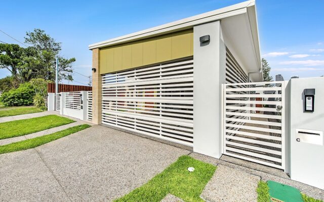 Luxury 1 Bedroom home in Broadbeach Waters