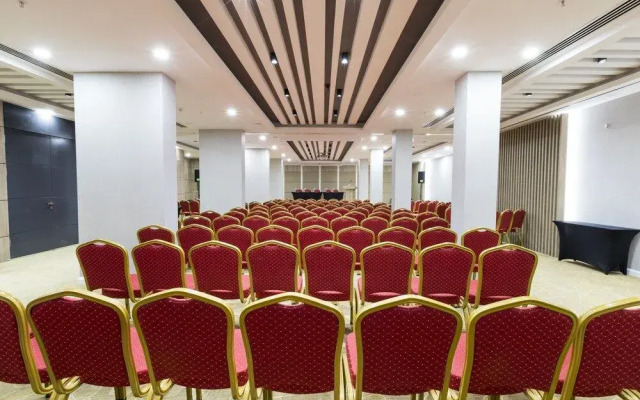 Izz Otel