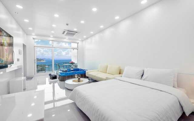 Geojedo Bay Hill Pool Villa