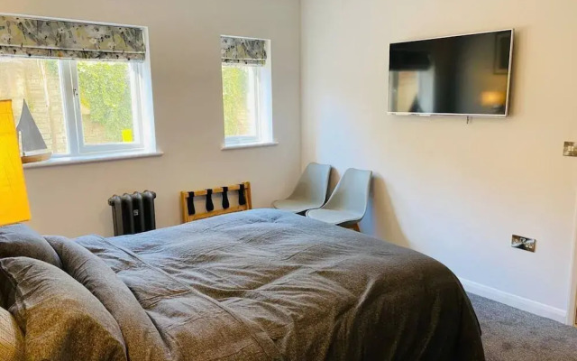 Luxury Apartment-golden Triangle, Parking & Garden