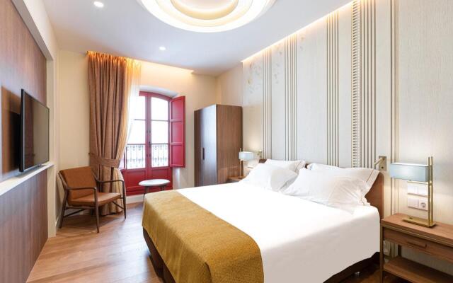 Silken El Pilar Andalucia Hotel