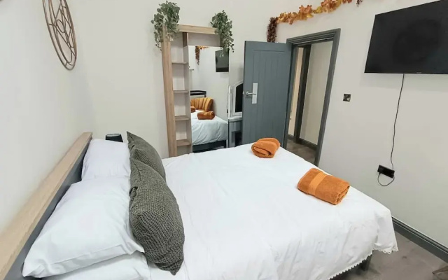 Luxury Chester City Apartment Near Station