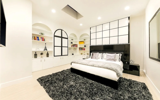 Beverly Hills Luxury Modern Palace