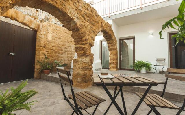 Cortile Baronello