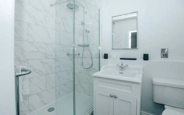 Woodvale Retreat - Sleeps 10