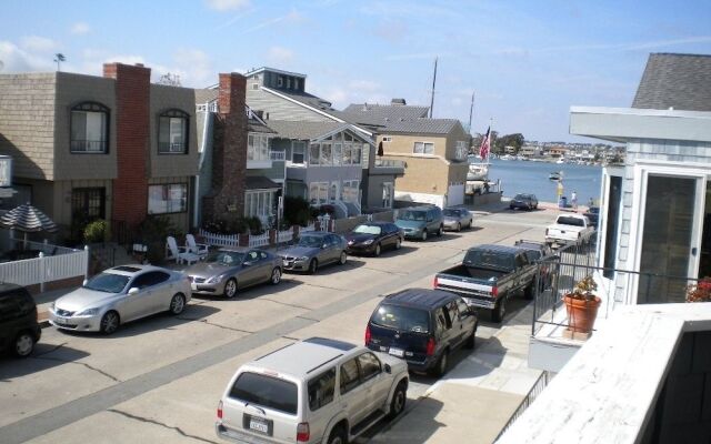 Alvarado Place 68105 by RedAwning