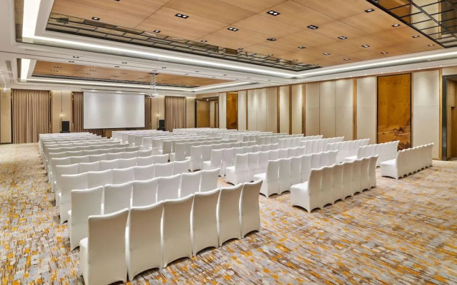 Lushan West Sea Resort, Curio Collection by Hilton