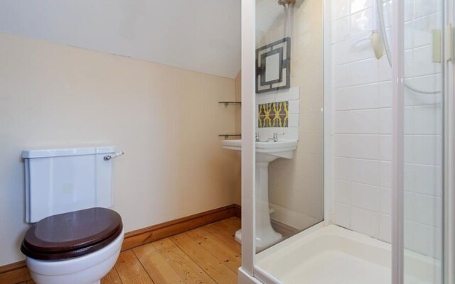 Beautiful Mansion in Botwnnog With a Private Garden