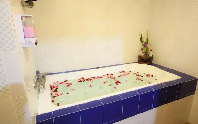 Zaza Hotel Bangpoo