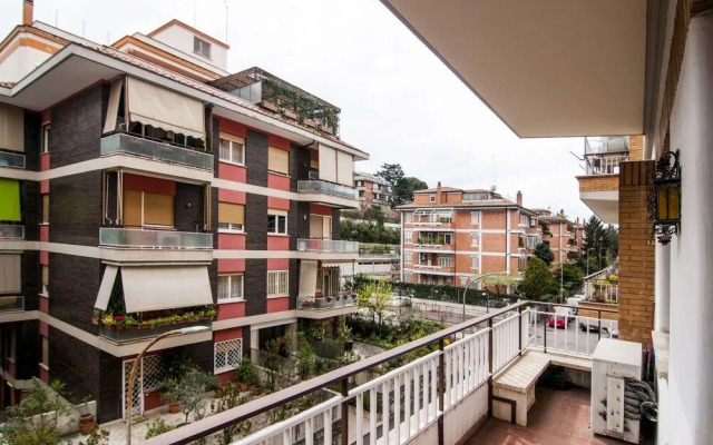 Aurelio&Vaticano Elegant Flat