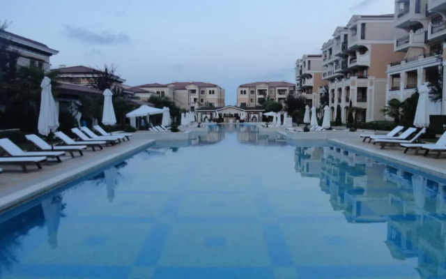 Apartment in Green Beach Resort Kavatsi