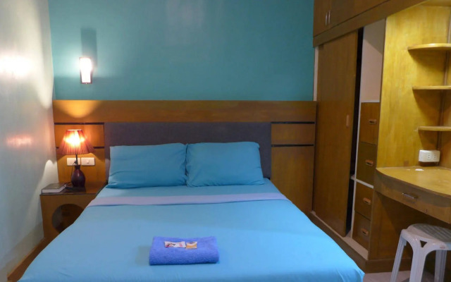 Rozen Suites Malakas