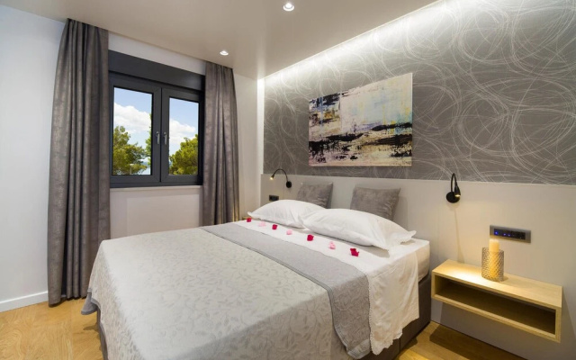Stunning Apartment in Promajna With Wifi and 2 Bedrooms