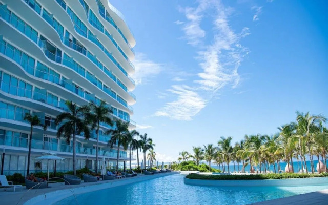 Condo Maritima NV by TRVL2HM