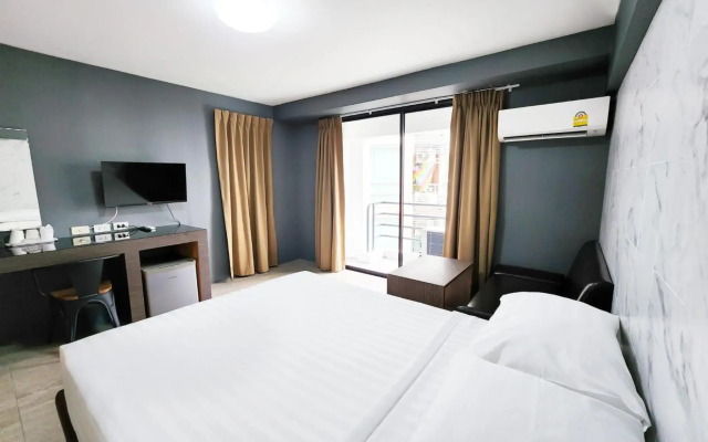 Watana Hotel