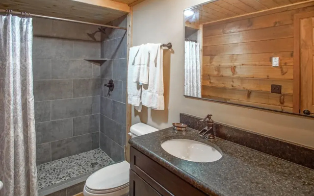 2 Br Plus Loft: Powder Monkey 2