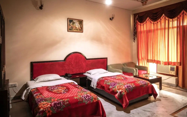 Hotel Neeraj Bhawan