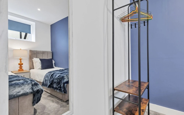 Right On : Bright On Apartment 1G | By My Getaways