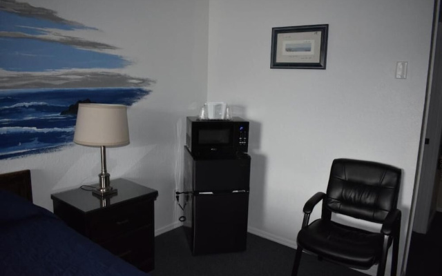 Lighthouse Cove Inn