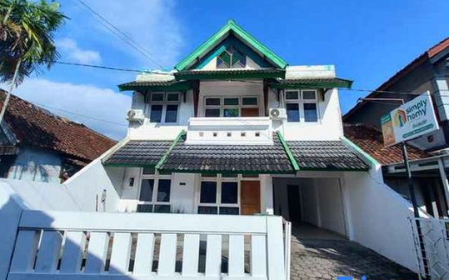 Simply Homy Guest House Gembiraloka