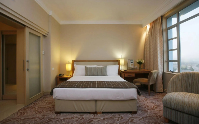 Suncoast Hotel & Towers