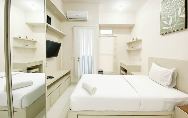 Minimalist And Homey Studio Room At Amartha View Apartment – Guest Rooms – Semarang