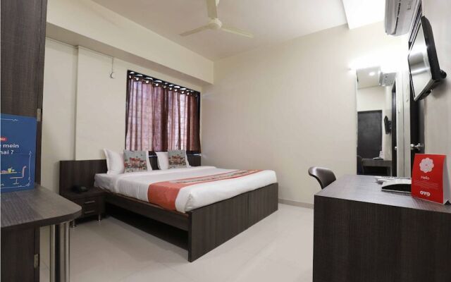 OYO 10680 Hotel Royal Inn