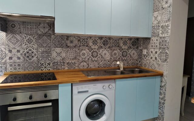 19C Avenida Beira Mar by Casas & Papéis