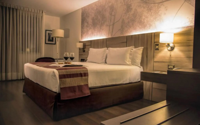 Aku Hotels