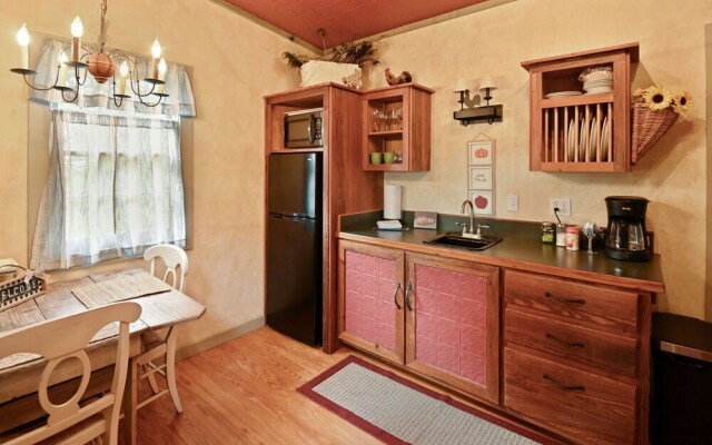 Chula Vista 1 Bedroom Cabin by RedAwning