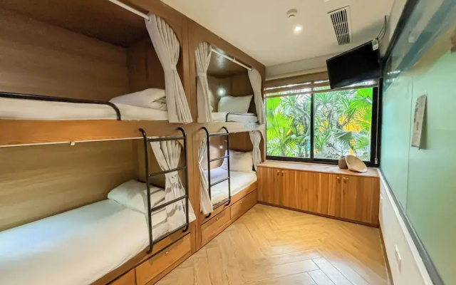 Tropical Dorm Hostel Da Nang by Haviland