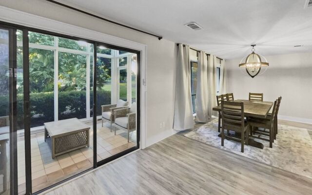 Linkside 3 Bedroom Townhouse by RedAwning