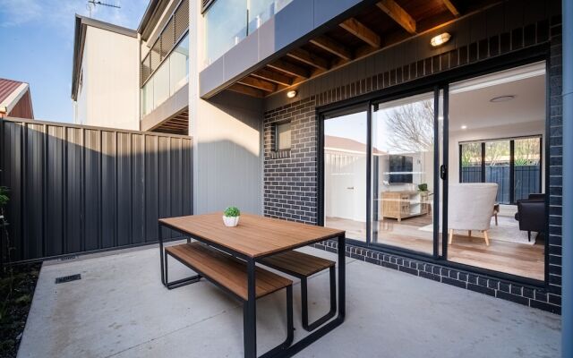 Luxury CBD Townhouse