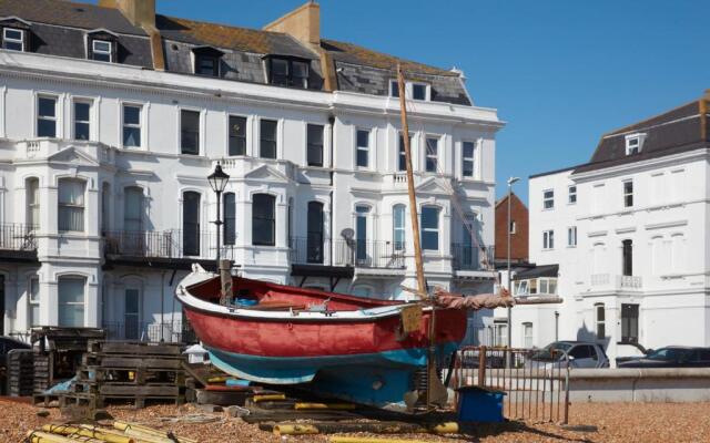 Spacious beach front apartment with stunning sea views