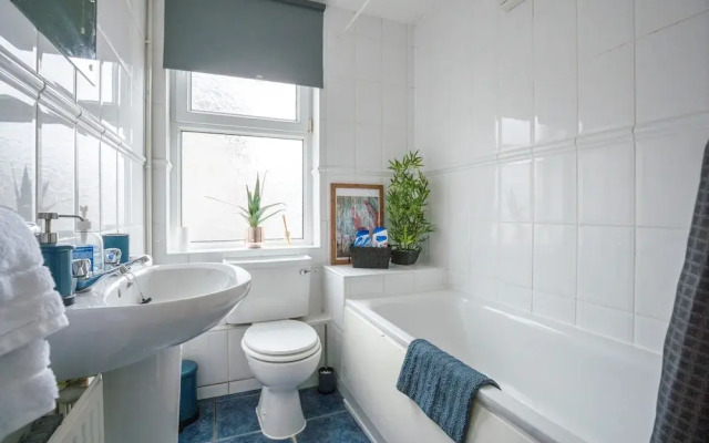 Ella Fitzgerald - Luxury 2 Bedroom Apt
