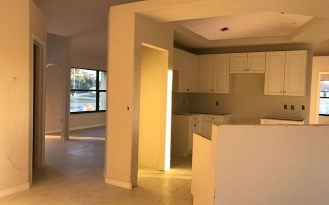 Alisa's Dream Villa on the Canal