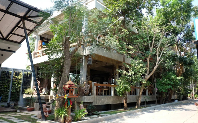 Mac Garden Resort