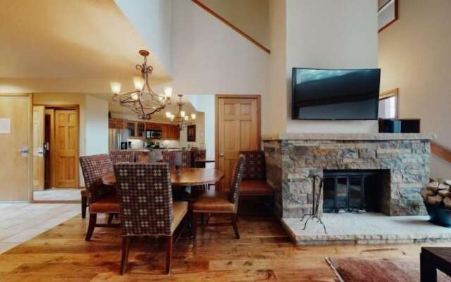 Ski in, Ski out, 2 Bedroom Luxury Residence in Snowmass Village