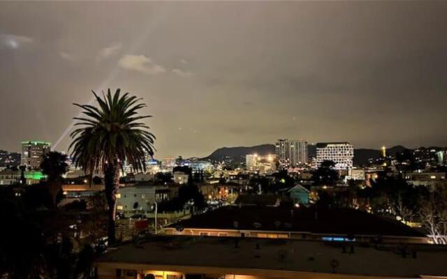 3 bd Townhome with Private Rooftop