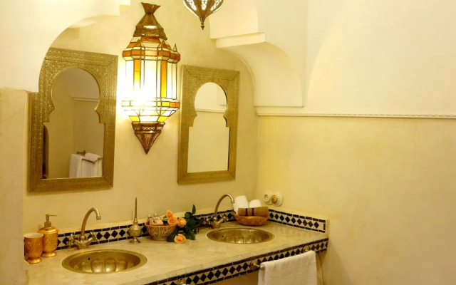 OYO 6706 Hotel New Sunder Residency