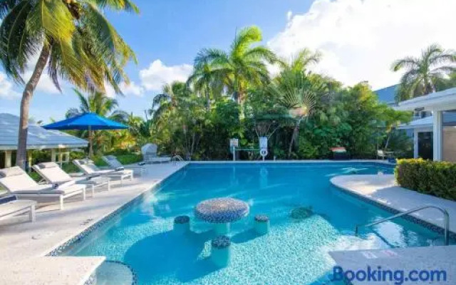 Great Escape-4BR by Grand Cayman Villas & Condos