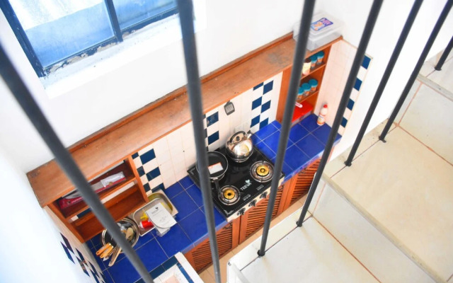 Ceylon Hostel - Colombo Int Airport