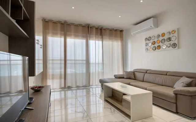 Modern Beach Apartment With Fantastic Sea Views