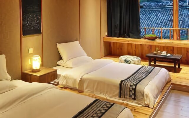 Liping Dong Art Theme Hotel