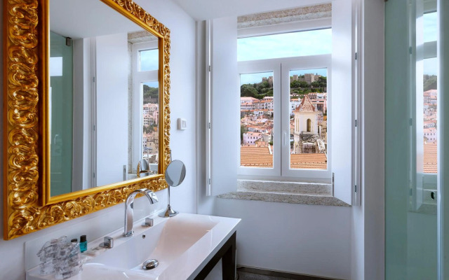 Lisboa Carmo Hotel